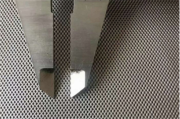 Testing the quality of expanded metal mesh
